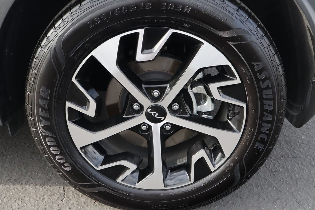 Used 2025 Kia Sportage EX AWD/4WD image 13