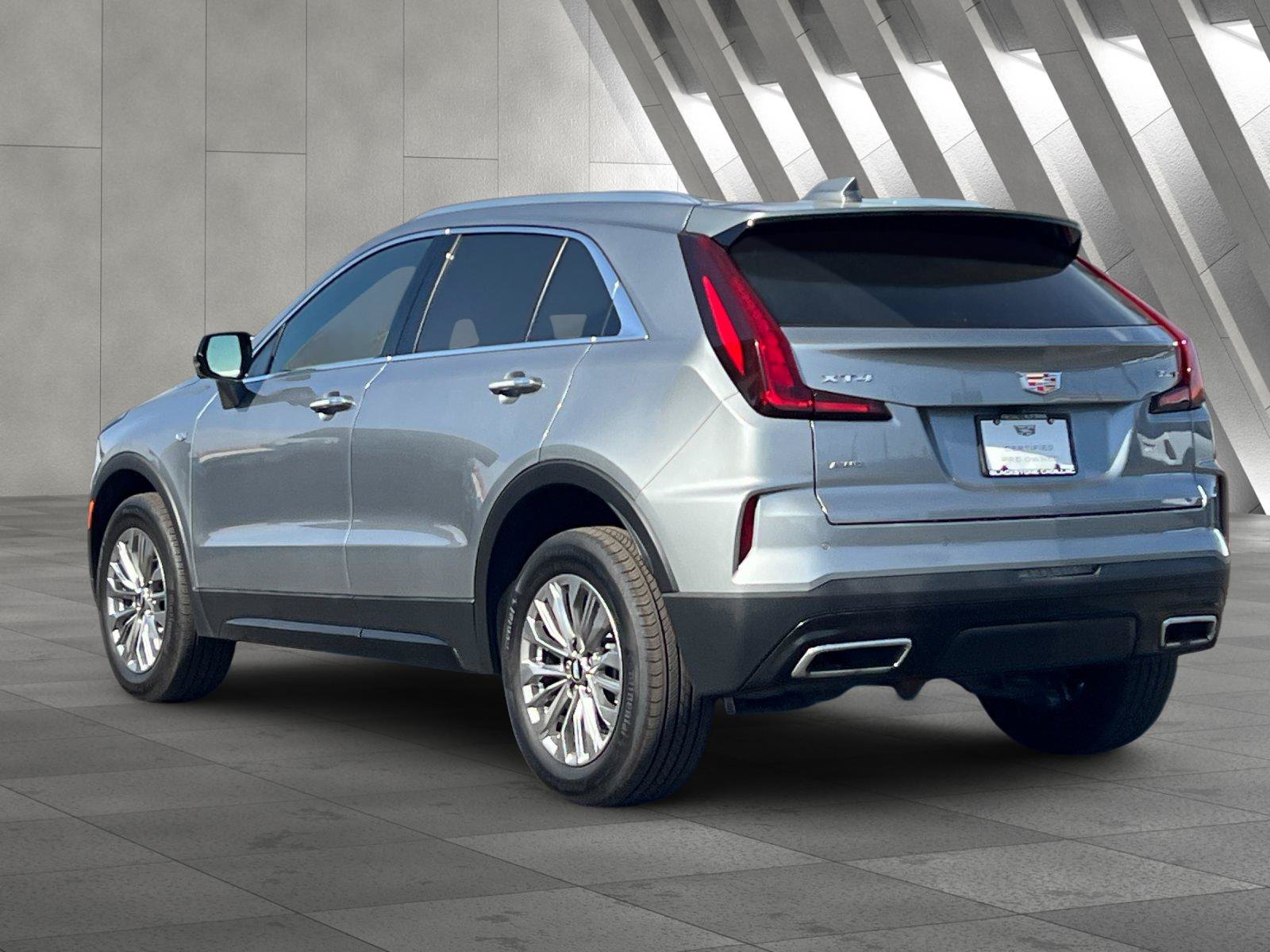 Certified 2025 Cadillac XT4 Premium Luxury AWD/4WD image 6