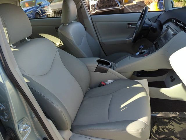 Used 2015 Toyota Prius Four FWD image 31