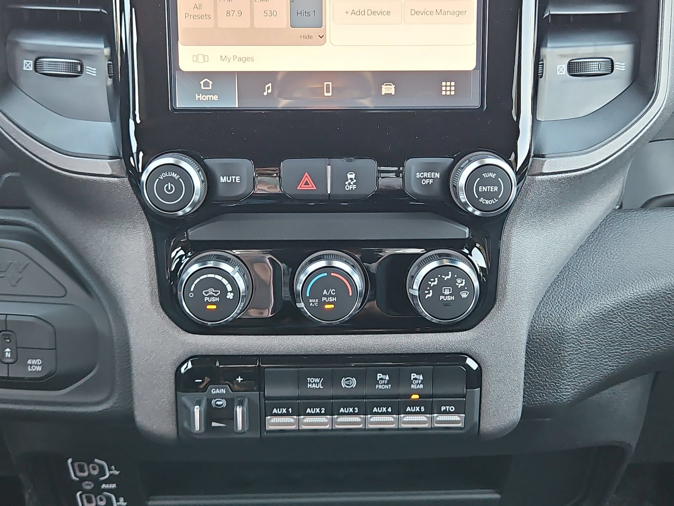 New 2026 RAM 3500 Tradesman AWD/4WD image 17