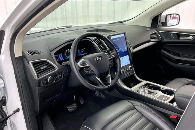 Used 2024 Ford Edge SEL AWD/4WD image 16