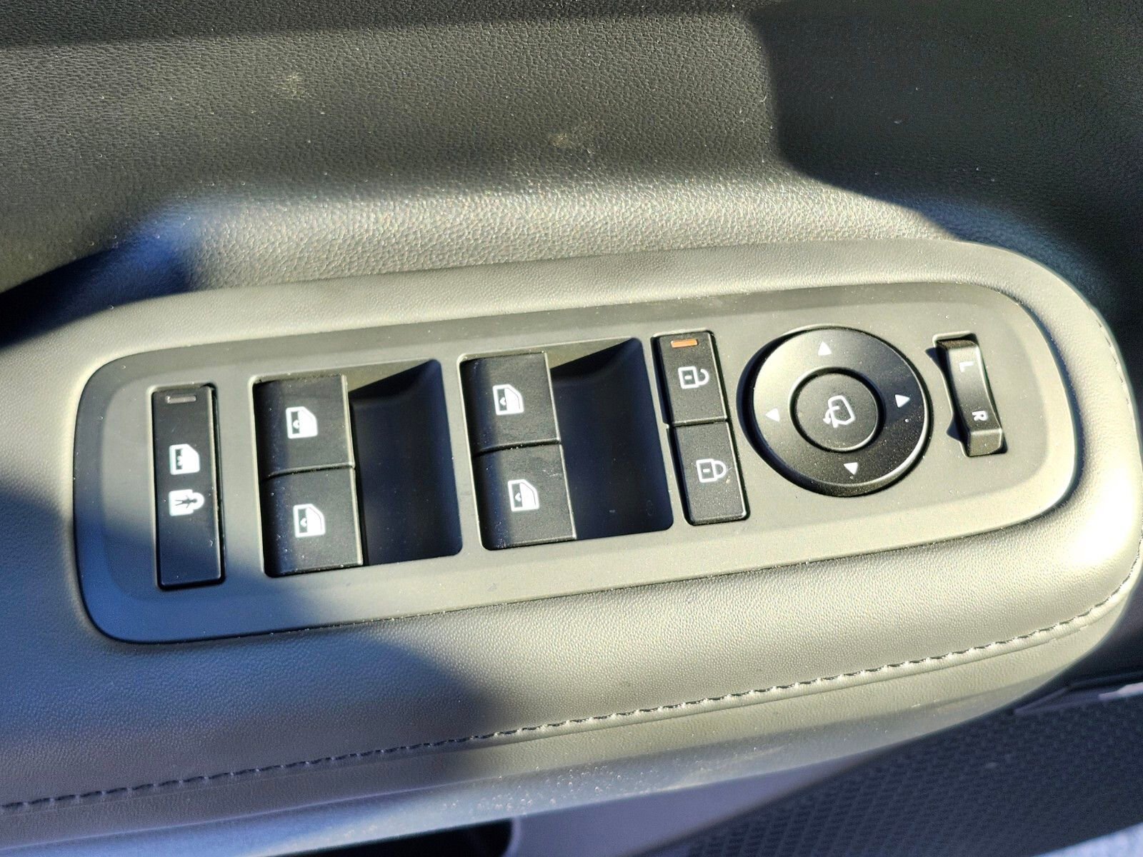 Used 2025 Hyundai Santa Fe Calligraphy image 17