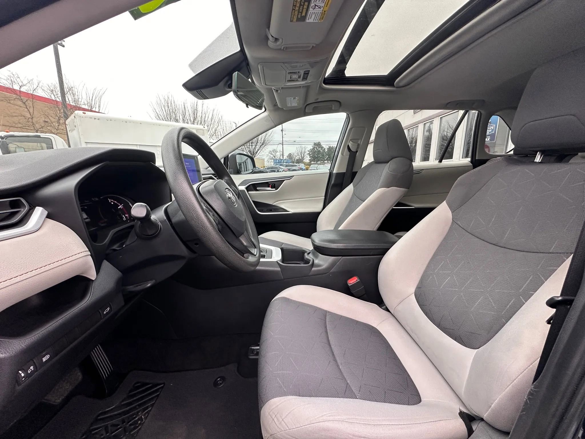 Used 2023 Toyota RAV4 XLE w/ Convenience Package FWD image 14