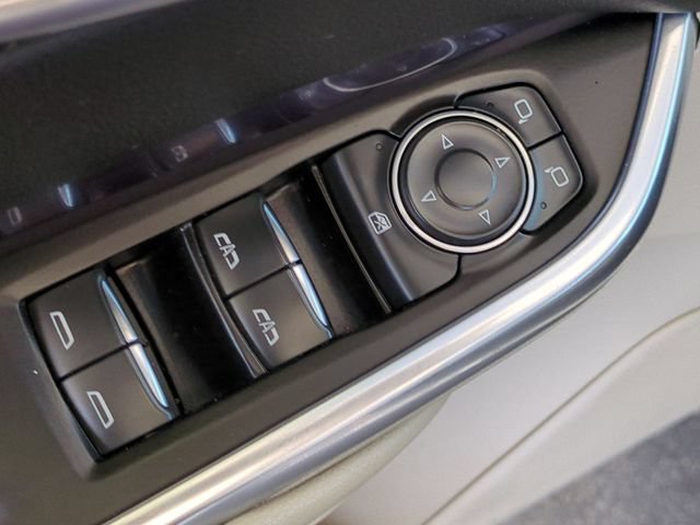 Used 2021 Cadillac XT4 Luxury w/ Cold Weather Package FWD image 26
