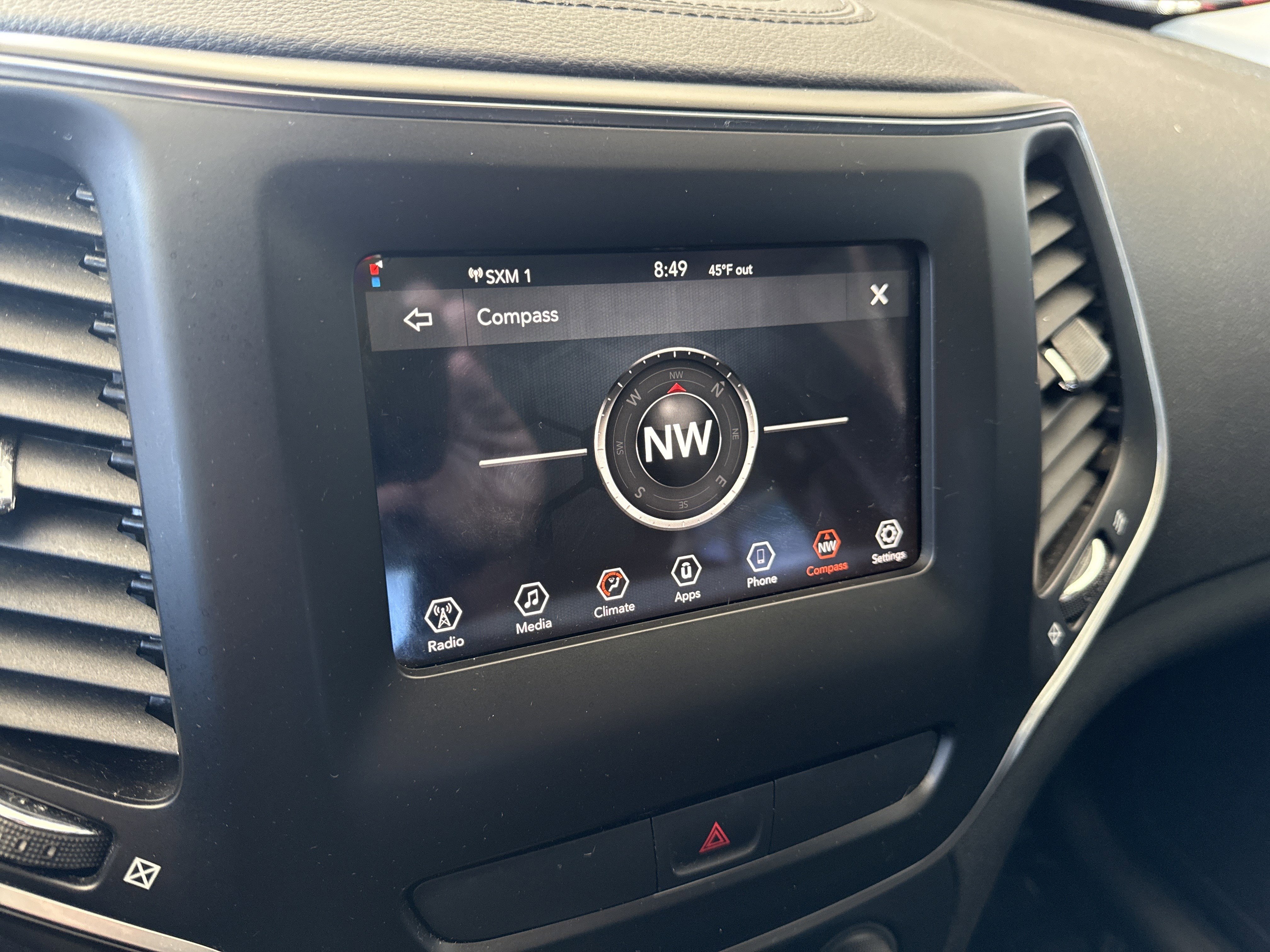 Used 2019 Jeep Cherokee Latitude w/ Popular Appearance Group image 23