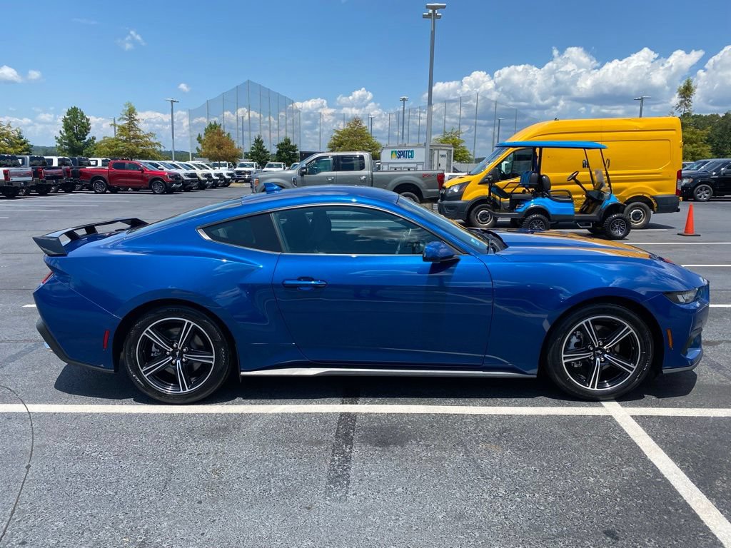 Certified 2024 Ford Mustang Coupe RWD image 8
