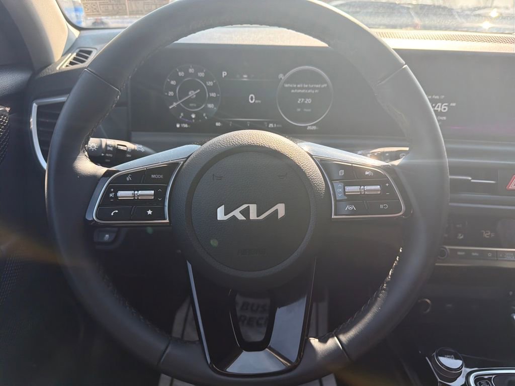 Used 2025 Kia Seltos EX w/ EX Sunroof Package image 17