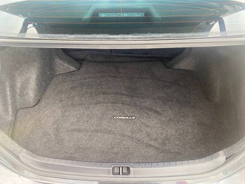Used 2016 Toyota Corolla LE FWD image 22