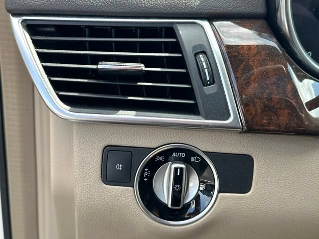 Used 2014 Mercedes-Benz GL 550 4MATIC image 24