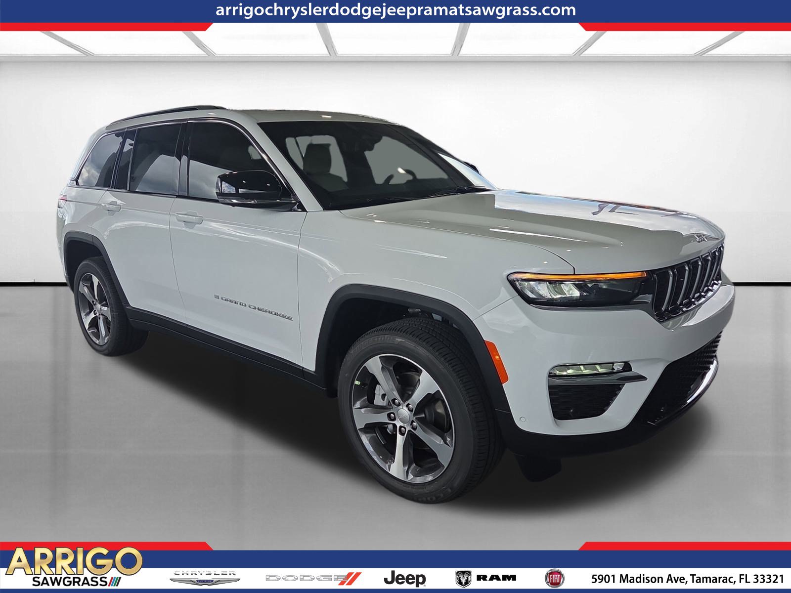 New 2025 Jeep Grand Cherokee Limited w/ Luxury Tech Group II AWD/4WD image 1