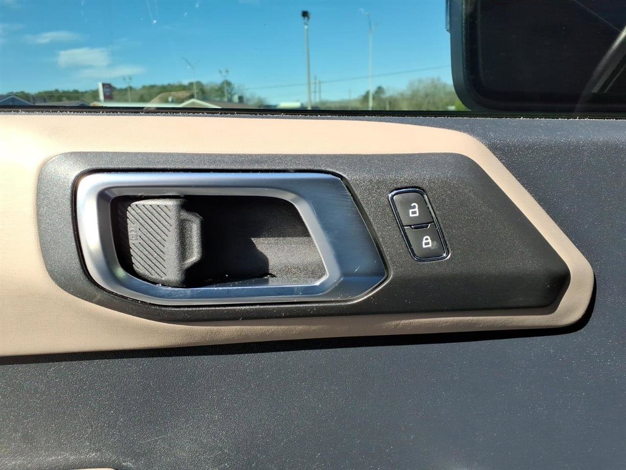 Used 2022 Ford Bronco Wildtrak image 6