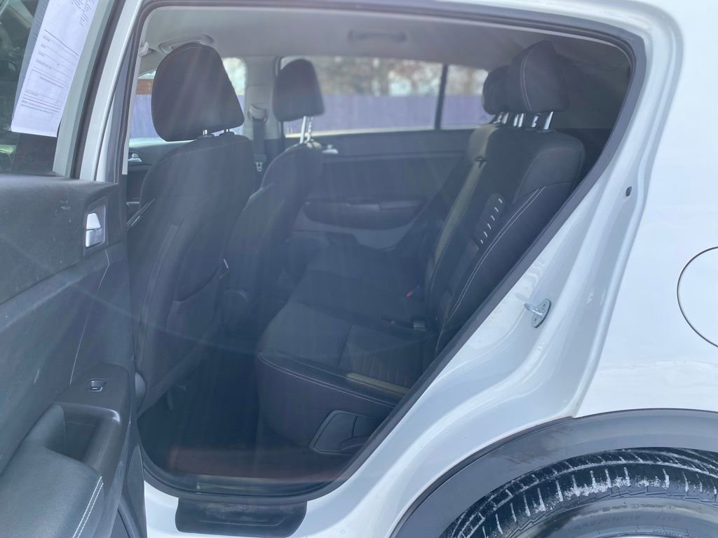 Used 2017 Kia Sportage LX w/ LX Popular Package image 18