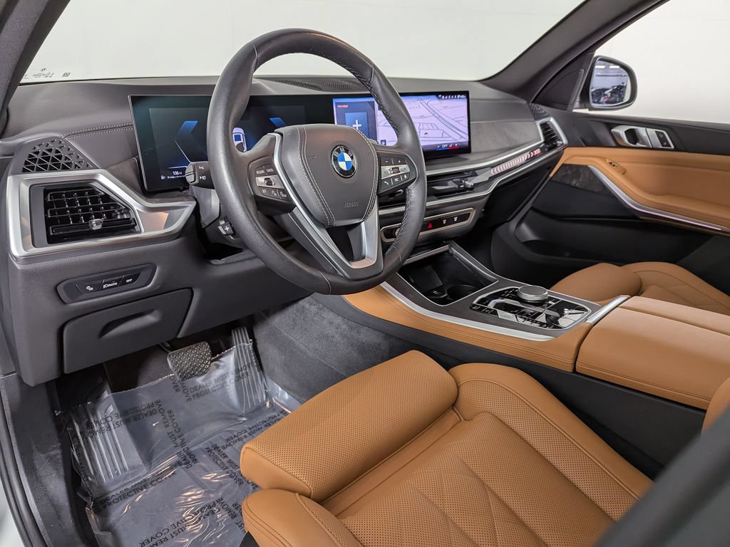 Certified 2024 BMW X5 xDrive40i w/ Parking Assistance Package AWD/4WD image 17