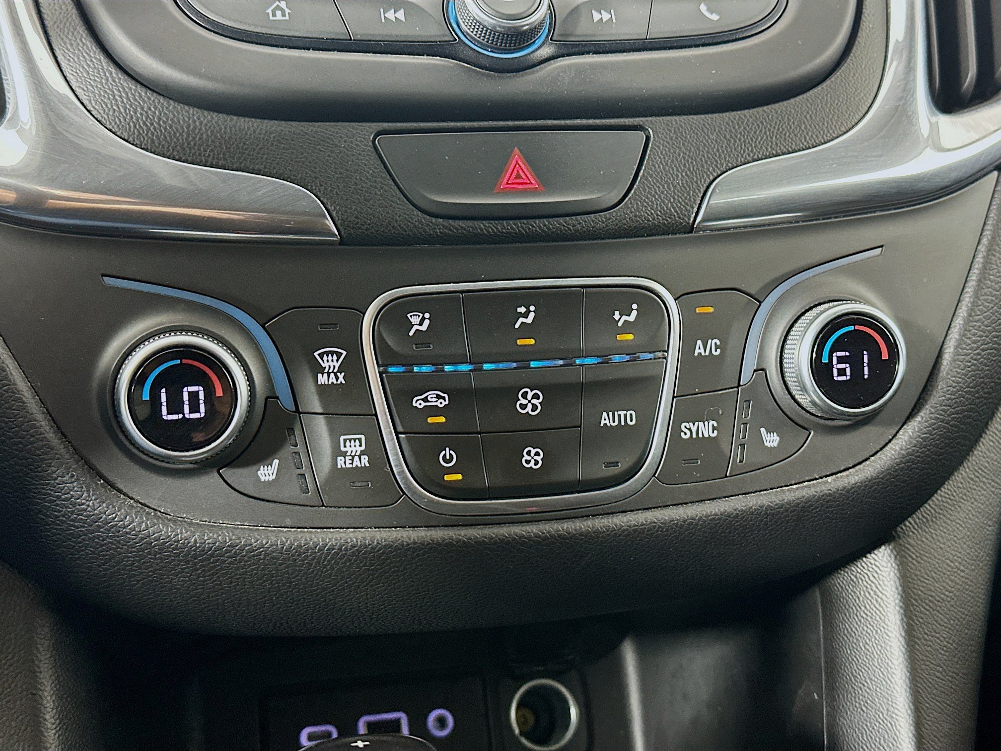 Used 2019 Chevrolet Equinox LT FWD image 23