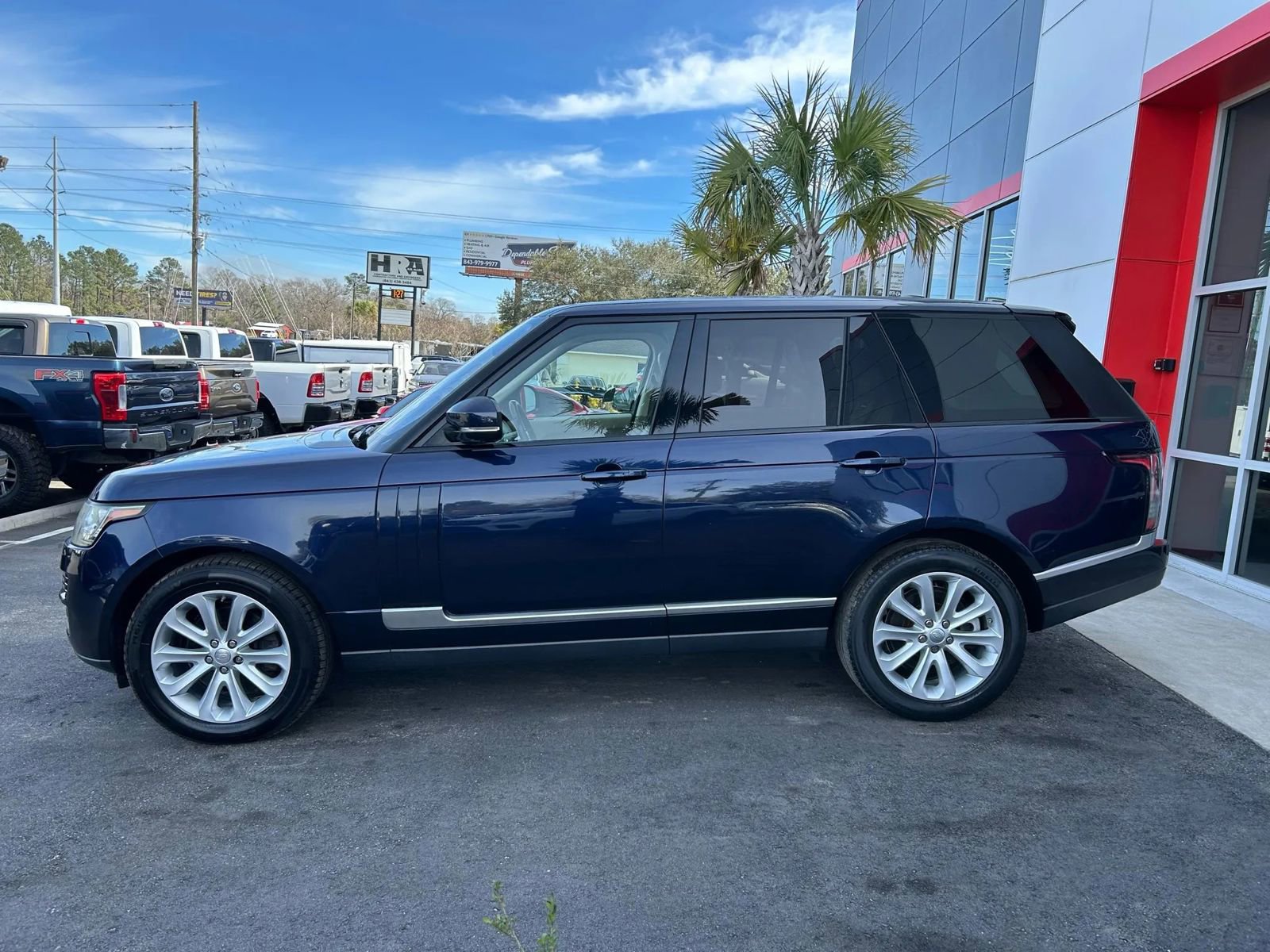 Used 2015 Land Rover Range Rover HSE image 8