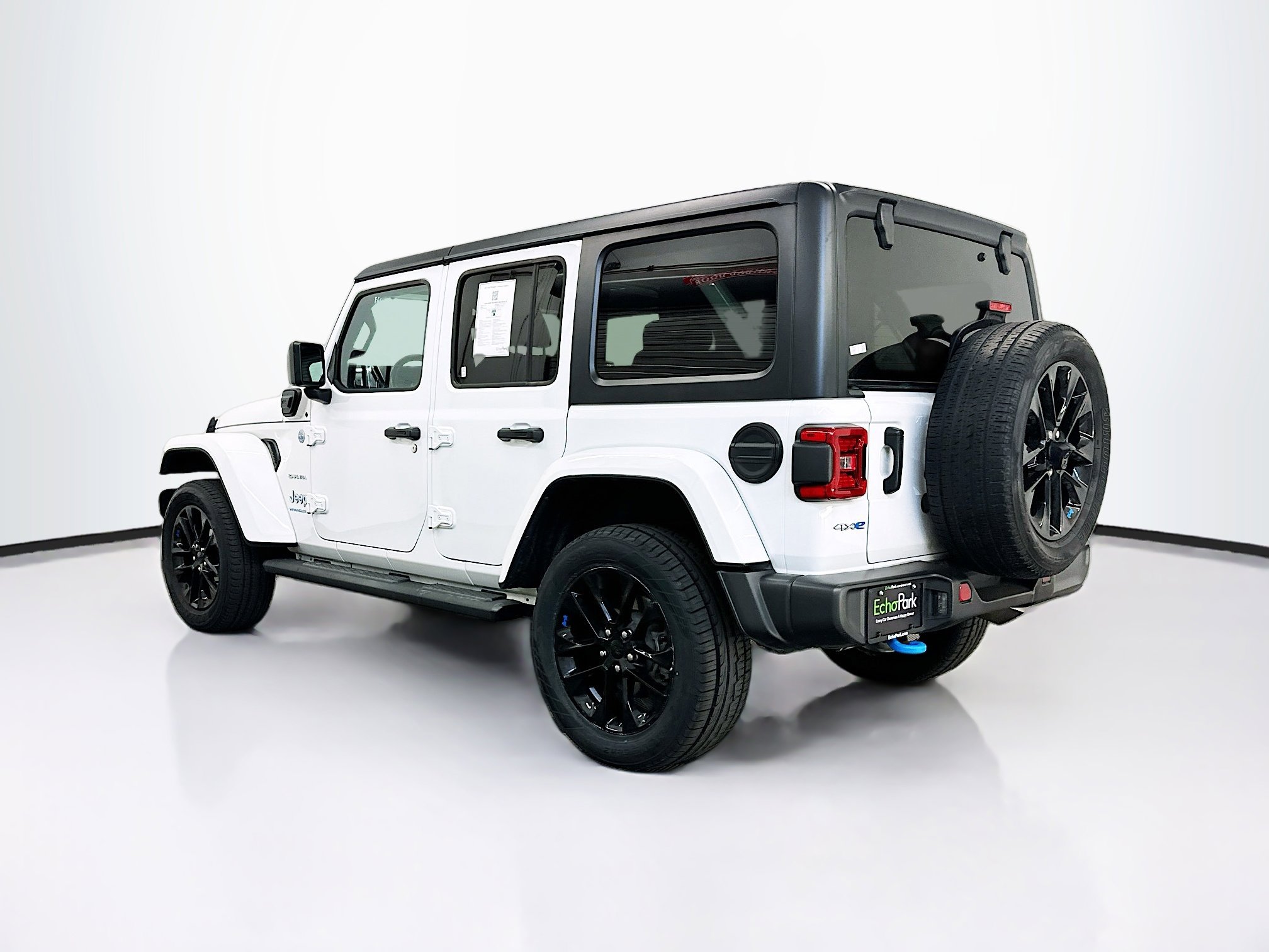 Used 2023 Jeep Wrangler Sahara w/ Cold Weather Group image 5