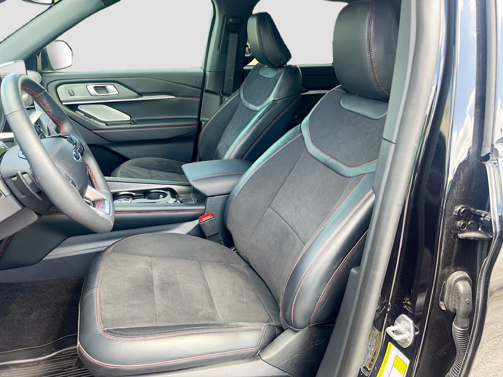 Used 2025 Ford Explorer ST w/ Sun And Sound Package AWD/4WD image 22