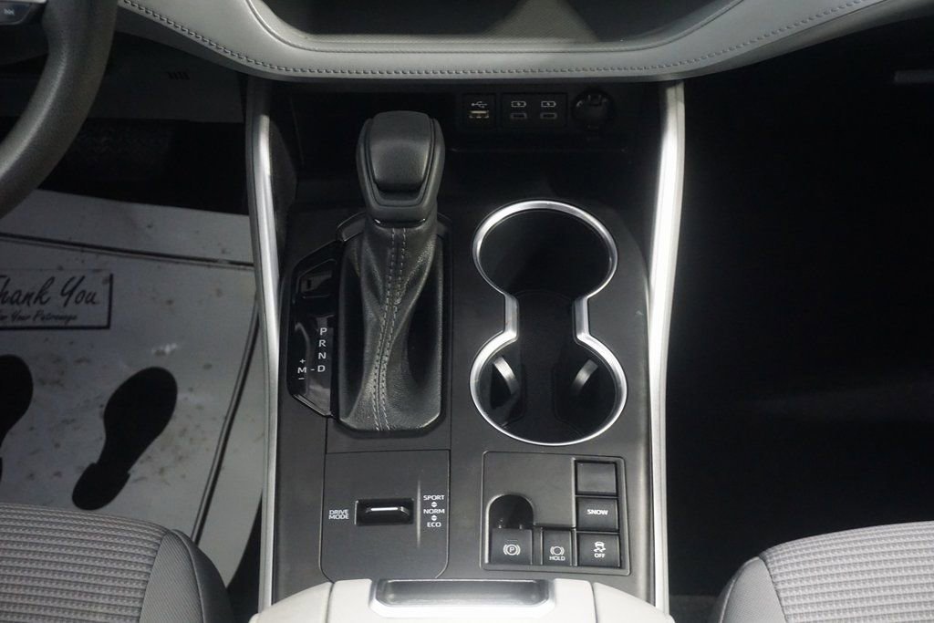 Used 2023 Toyota Highlander L image 30