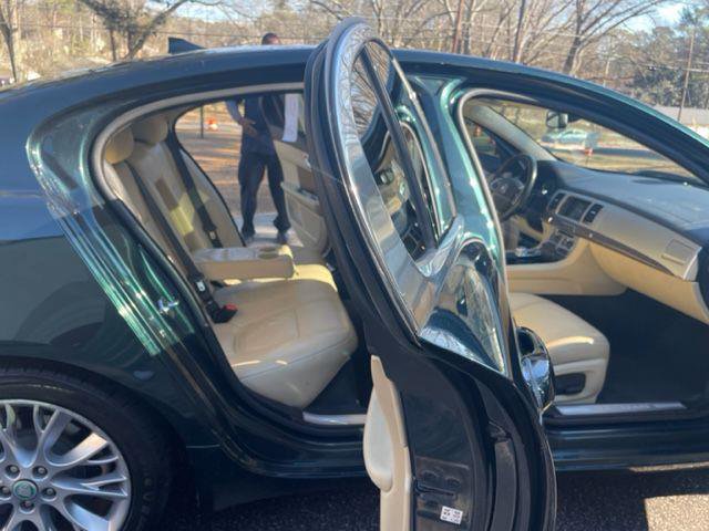 Used 2014 Jaguar XF 3.0 image 31