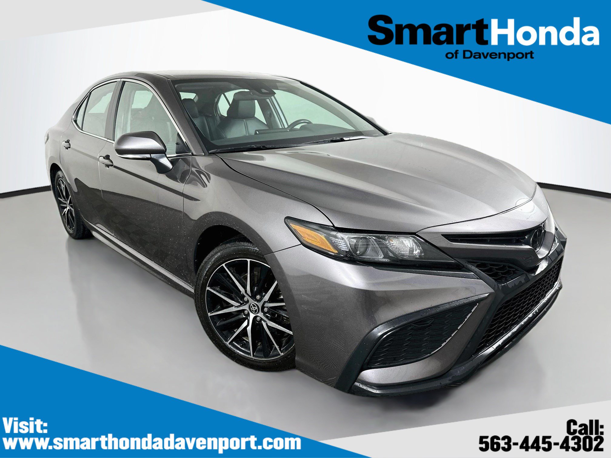 Used 2024 Toyota Camry SE FWD image 1