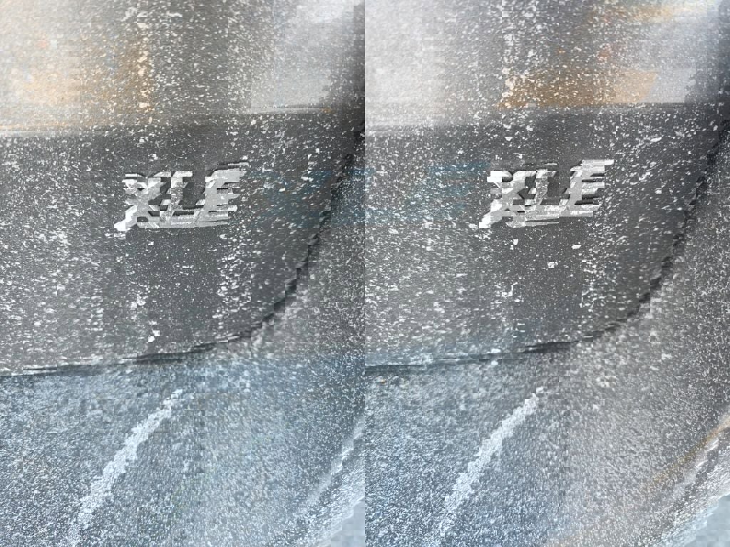 Used 2019 Toyota Sienna XLE w/ XLE Navigation Package image 5