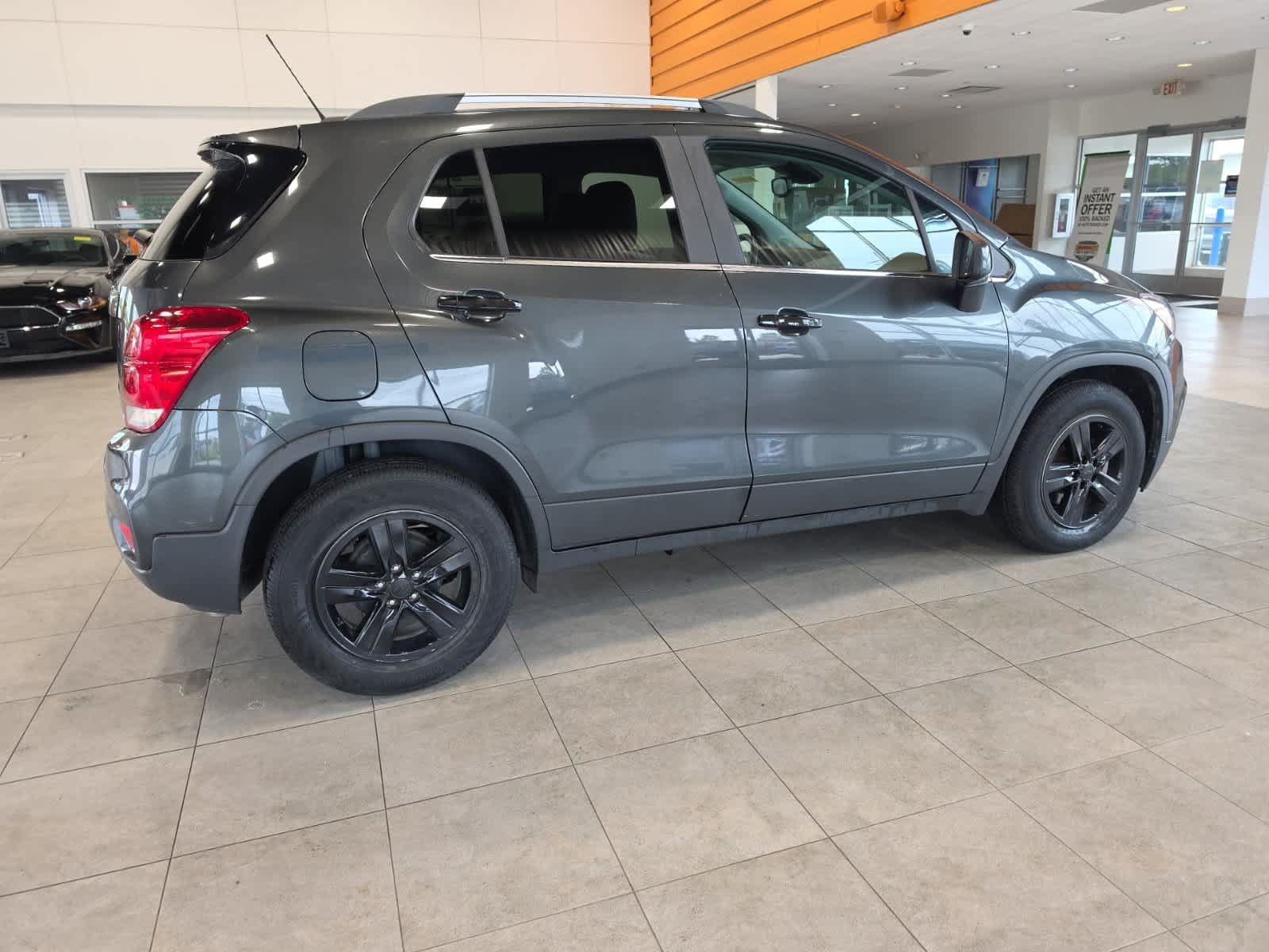 Used 2020 Chevrolet Trax LT w/ LT Convenience Package FWD image 6