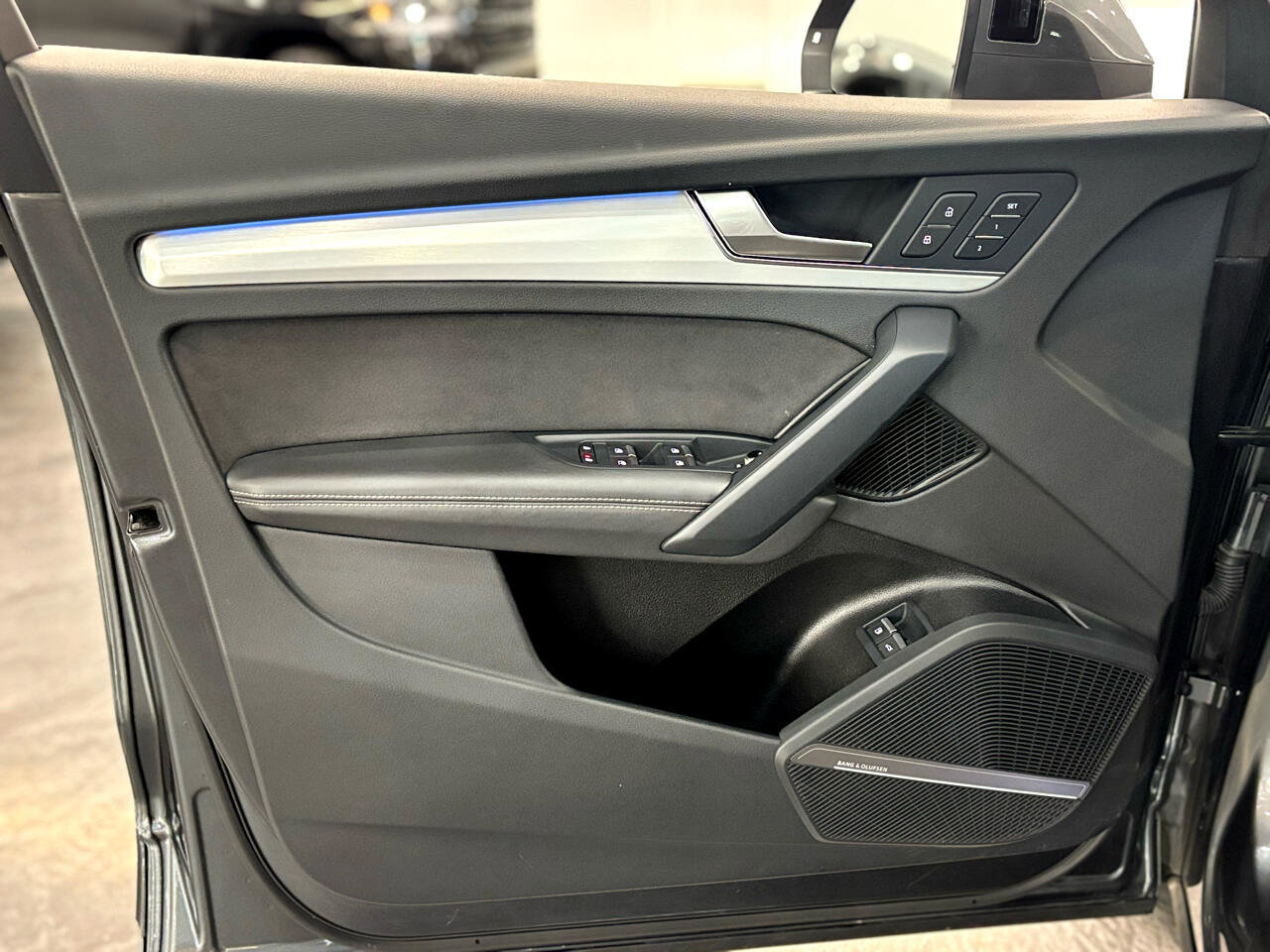 Used 2022 Audi Q5 e Prestige w/ Prestige Package image 21