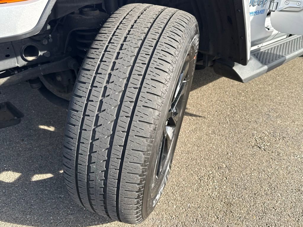 Used 2022 Jeep Wrangler Unlimited Sahara w/ Cold Weather Group image 33