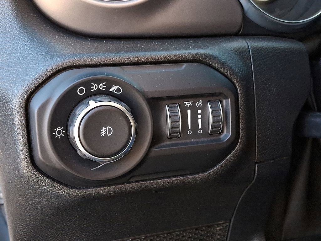 Used 2020 Jeep Wrangler Sport image 26