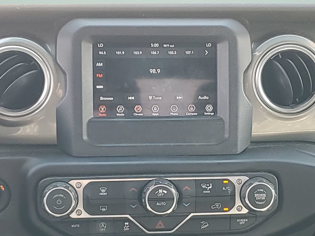Used 2019 Jeep Wrangler Unlimited Sahara AWD/4WD image 14