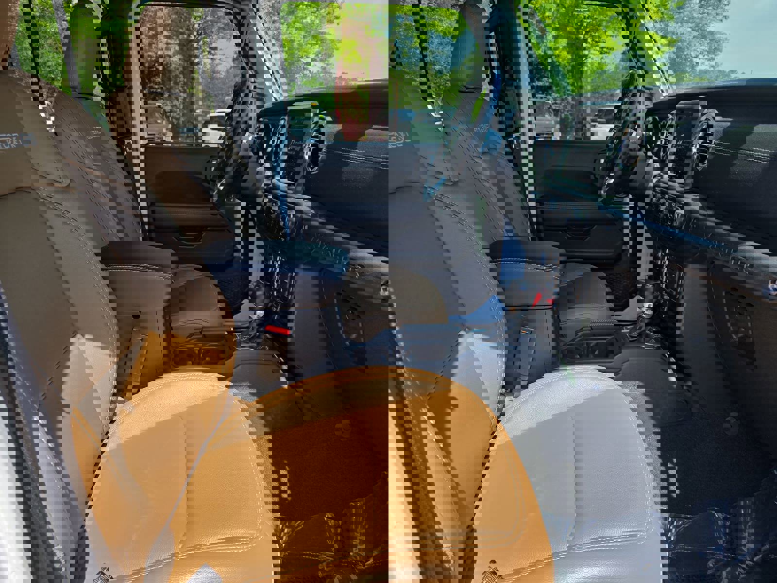 Used 2023 Jeep Wrangler Unlimited Rubicon 4xe w/ Cold Weather Group image 10