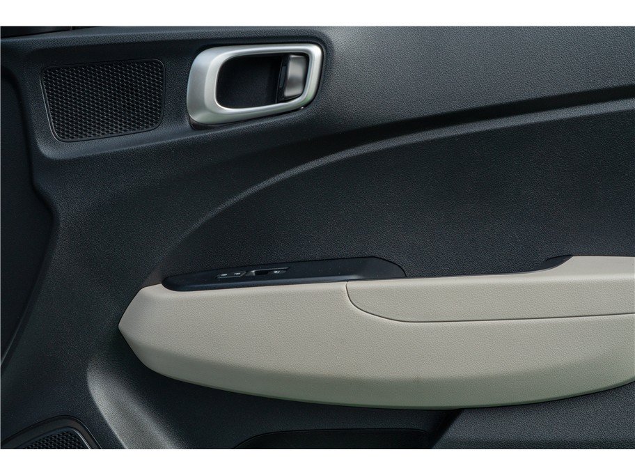 Used 2020 Hyundai Venue SEL w/ Convenience + Premium Package FWD image 47