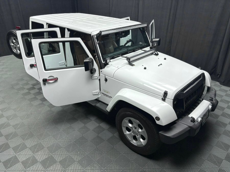 Used 2015 Jeep Wrangler Unlimited Sahara w/ Dual Top Group image 25