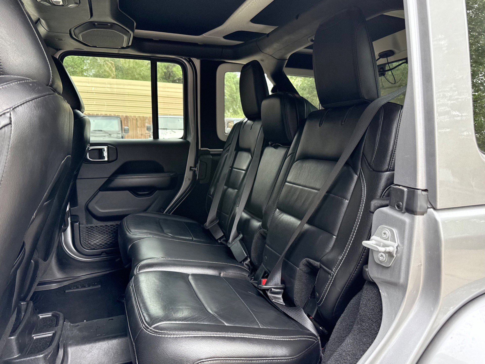 Used 2018 Jeep Wrangler Unlimited Sahara AWD/4WD image 38