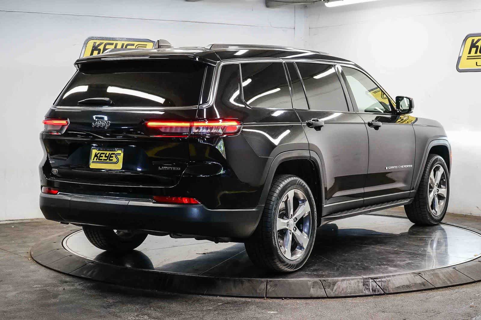 Used 2022 Jeep Grand Cherokee L Limited RWD image 4