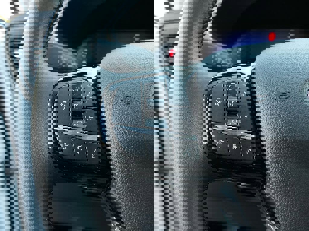 Used 2023 Ford Escape SE image 16