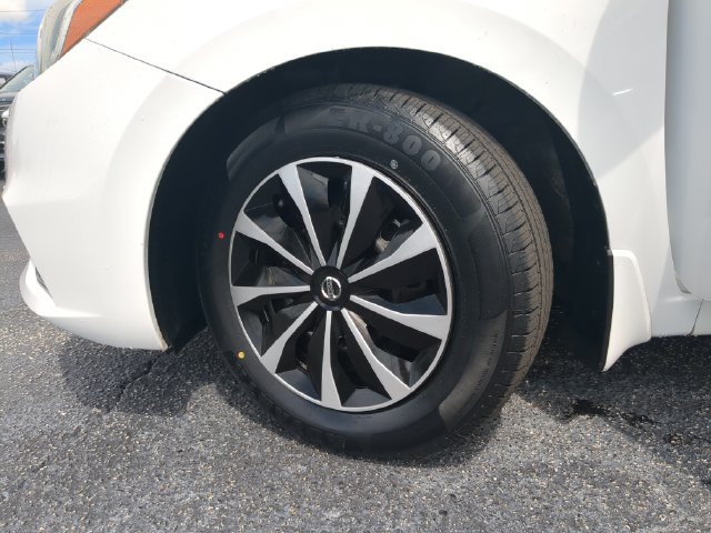Used 2020 Nissan Versa S FWD image 33