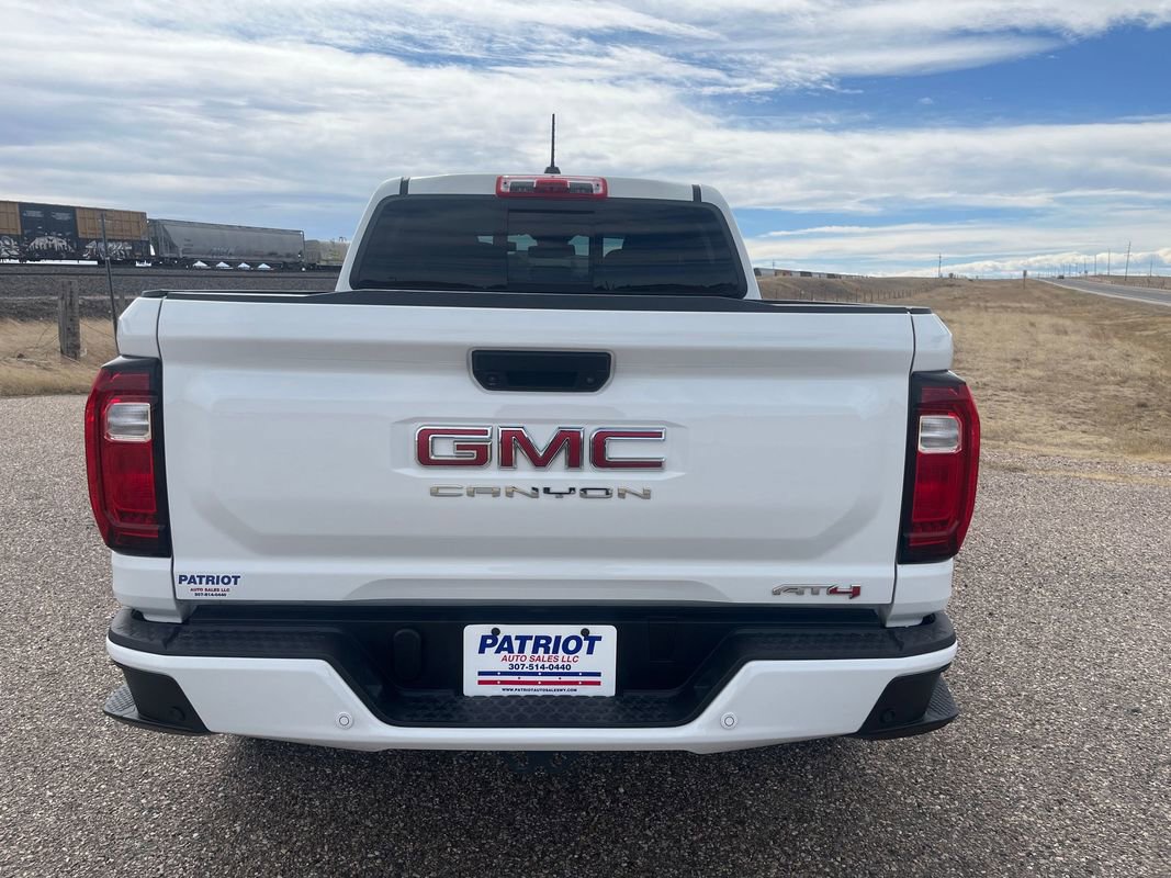 Used 2024 GMC Canyon AT4 w/ Technology Package image 4