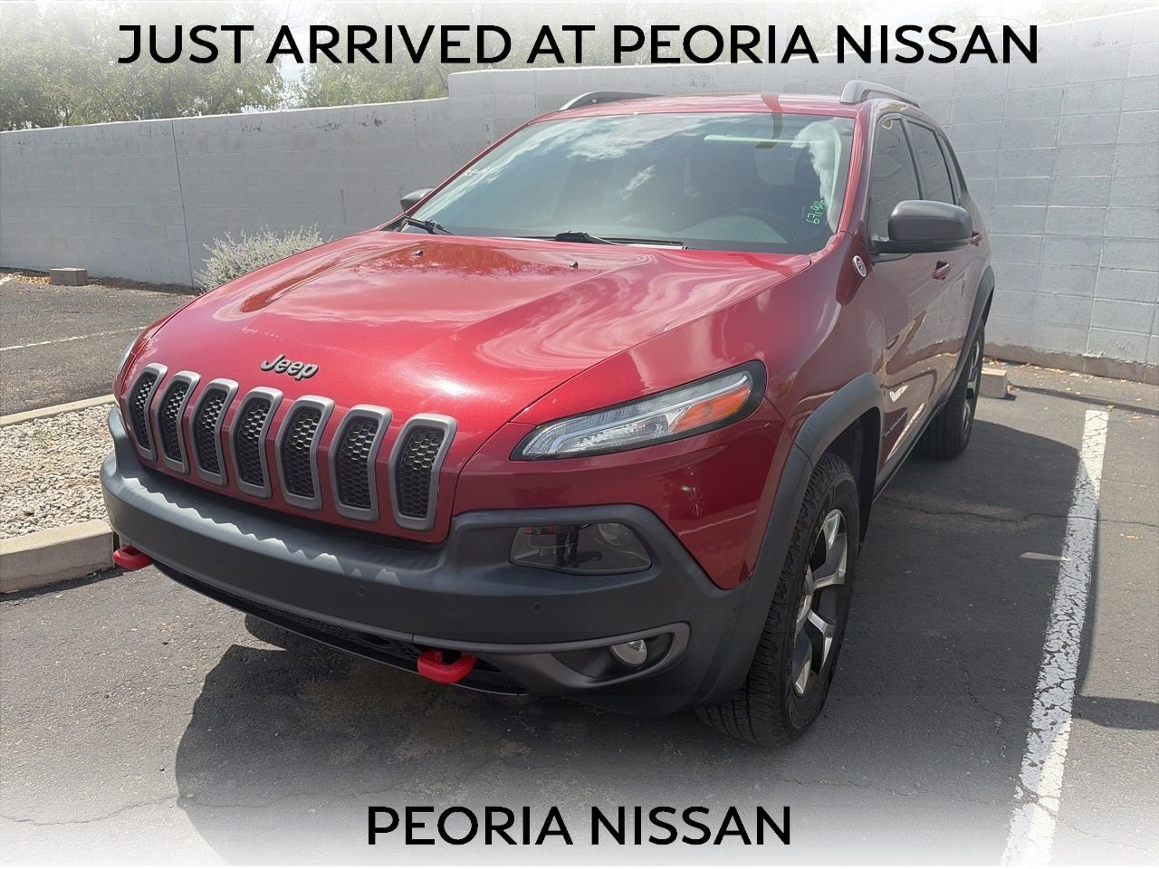 Used 2015 Jeep Cherokee Trailhawk w/ Comfort/Convenience Group AWD/4WD image 1