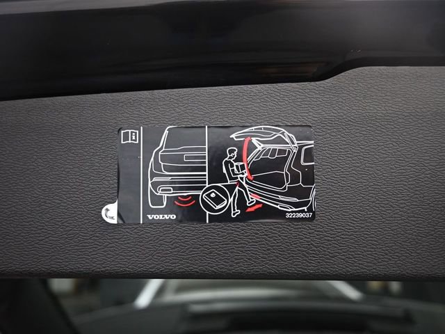 Used 2024 Volvo V60 B5 Cross Country Plus image 27