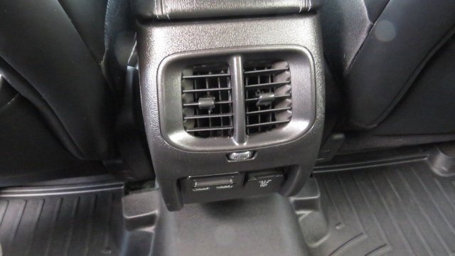 Used 2019 Jeep Cherokee Latitude Plus w/ Comfort/Convenience Group image 16