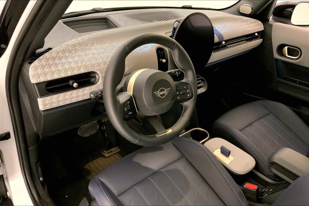 Certified 2025 MINI Cooper S image 21