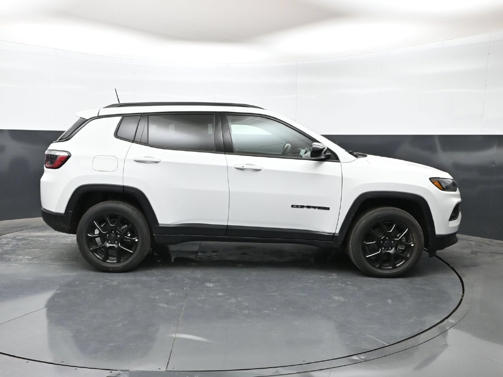 New 2026 Jeep Compass Latitude AWD/4WD image 25