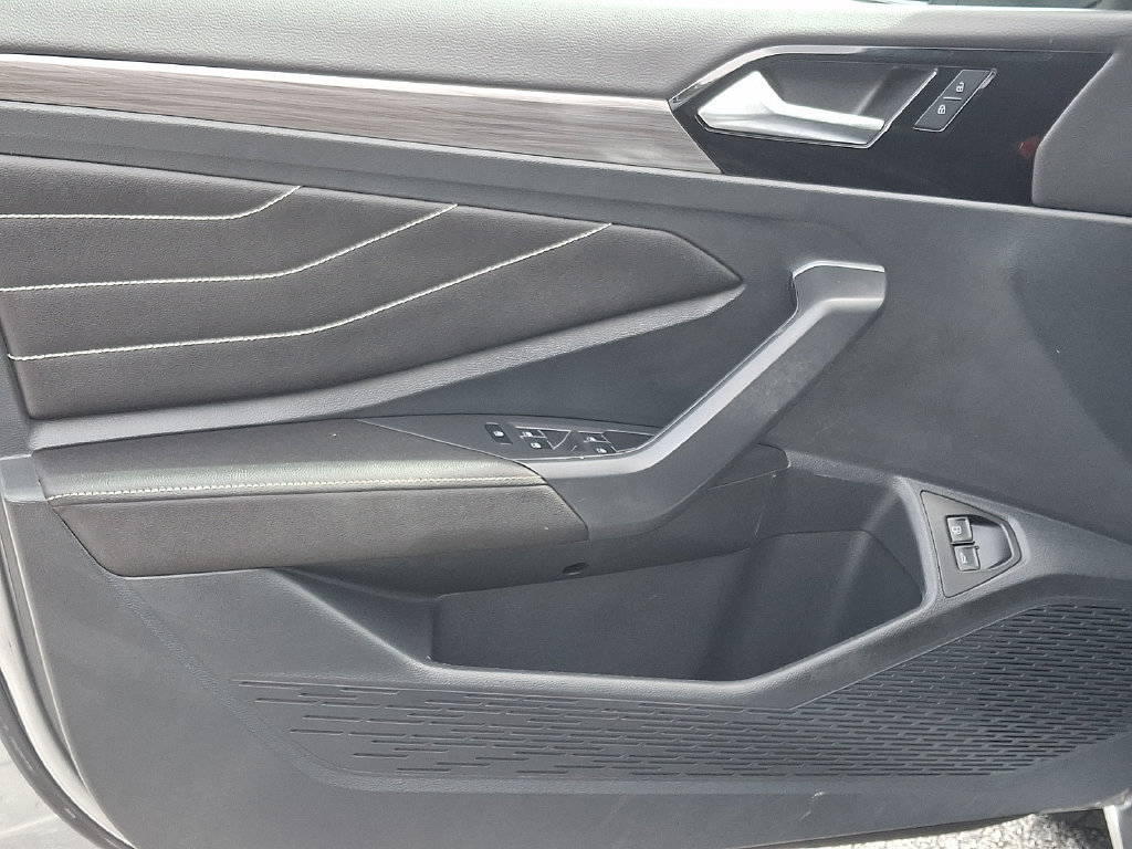 Used 2023 Volkswagen Jetta SEL FWD image 13