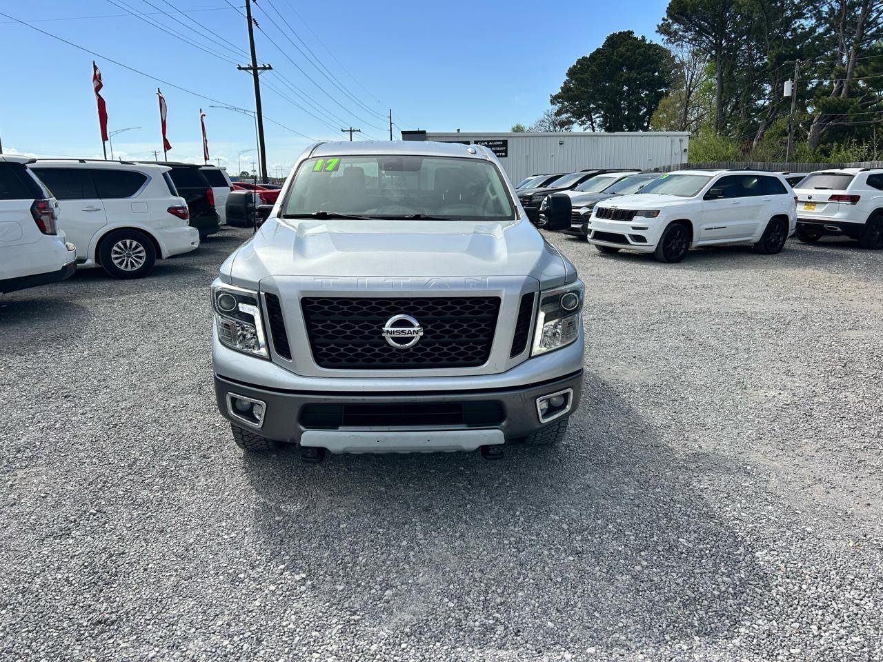Used 2017 Nissan Titan PRO-4X image 16