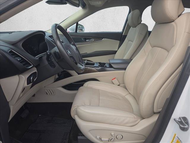 Used 2018 Lincoln MKX Reserve w/ Driver Assistance Package FWD image 23