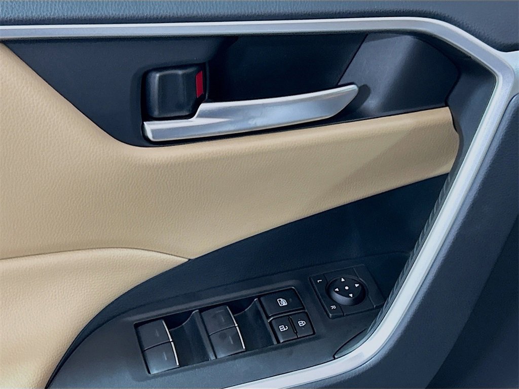 New 2025 Toyota RAV4 XLE image 17