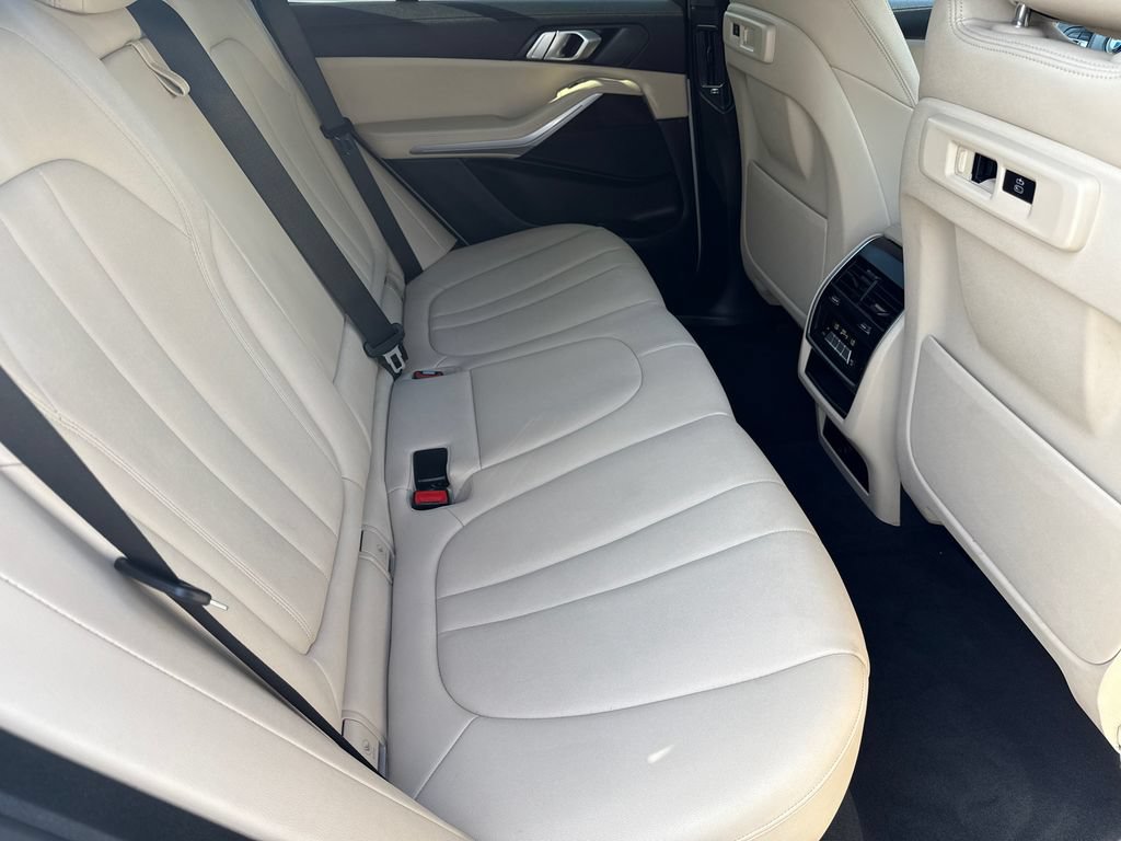 Used 2021 BMW X5 xDrive40i w/ Convenience Package AWD/4WD image 16