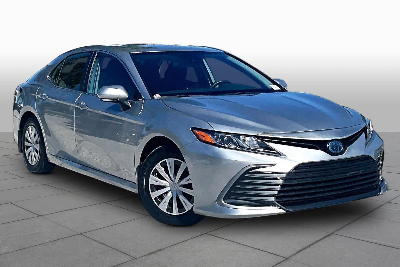 Used 2023 Toyota Camry LE FWD image 3