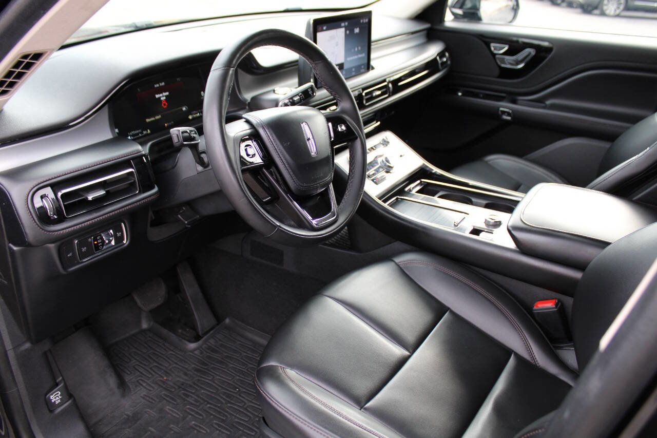 Used 2022 Lincoln Aviator AWD image 14